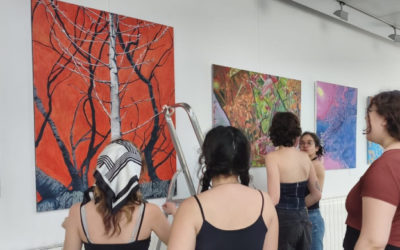 La Vega inspira: estudiantes de Bellas Artes exponen «VEGA&Art» en la Cámara de Comercio